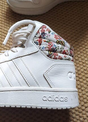 39,5 Beden beyaz Renk Yeni almak yerine şans// beyaz adidas boyunlu mid bot sneaker