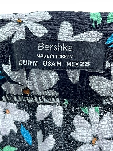 m Beden çeşitli Renk Bershka Uzun Etek %70 İndirimli.