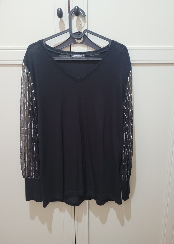 Kolları pullu bluz - Görsel 2