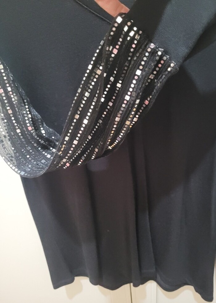 Kolları pullu bluz - Görsel 3