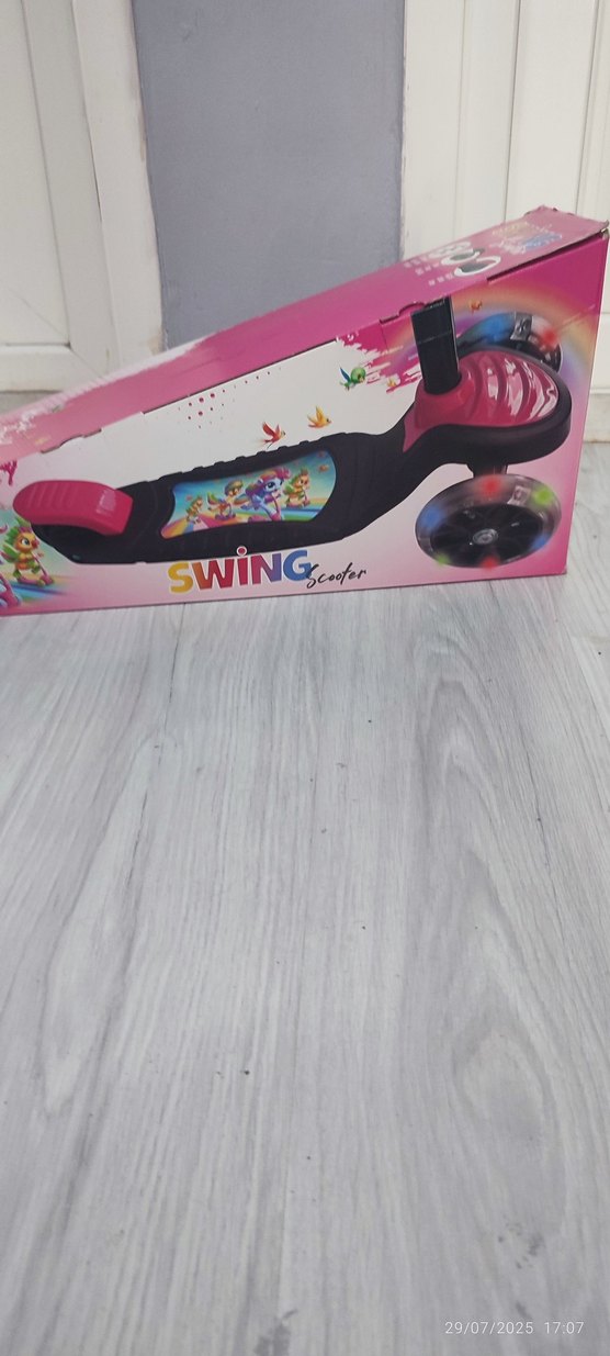 Çocuklar için Renkli Swing Scooter - Görsel 4