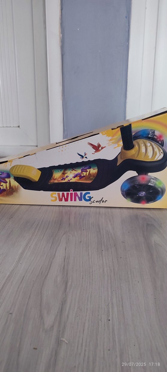 Renkli Çocuk Scooter'ı - Görsel 3