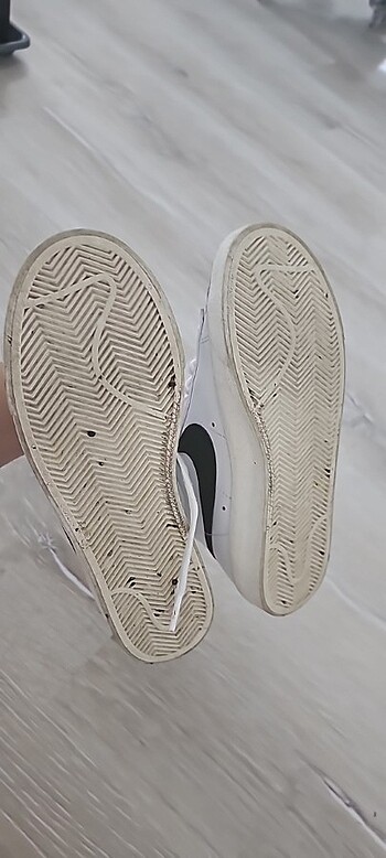 38,5 Beden beyaz Renk Orijinal Nike Blazer mid77 spor ayakkabı