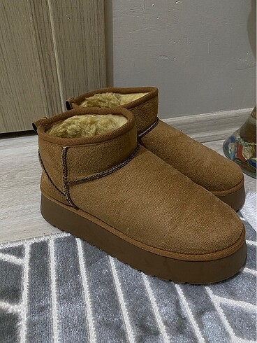 38 Beden Ugg bot