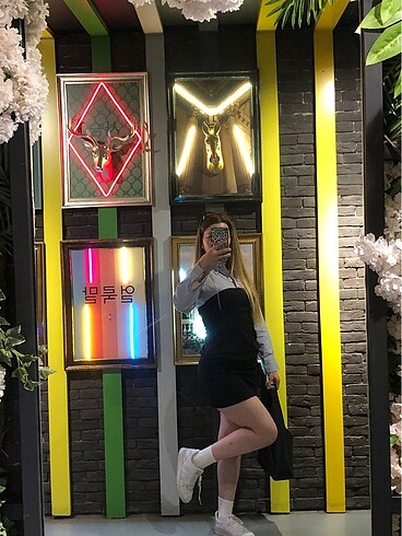 38 Beden siyah Renk 2 3 kere giydim gayet güzel spor bir elbise