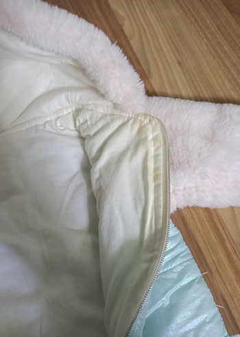 Kızlar için Beyaz Peluş Detaylı Kapüşonlu Mont - Görsel 6