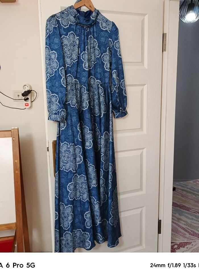 Şık saten elbise - Görsel 2