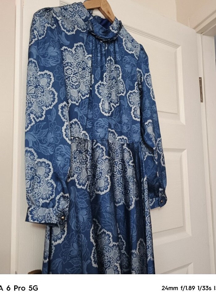 Şık saten elbise - Görsel 3