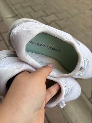 39 Beden beyaz Renk Skechers spor ayakkabı