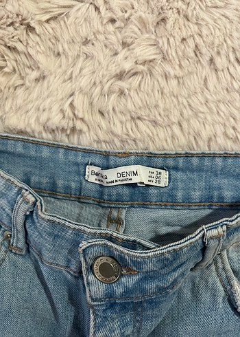 Pull and Bear Düğmeli Mavi Kadın Mini Denim Şort