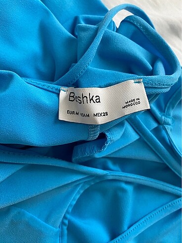 m Beden BERSHKA MİDİ BOY SIRT DETAYLI ELBİSE