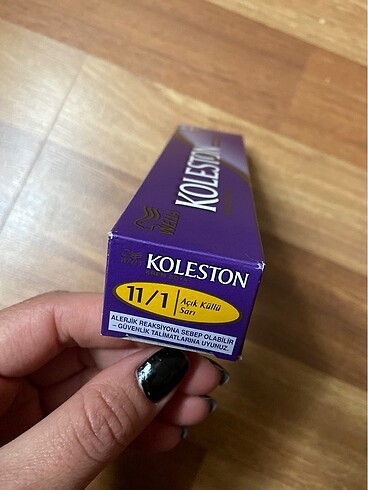 Wella 11/1 Açık Küllü Sarı Koleston Saç Boyası