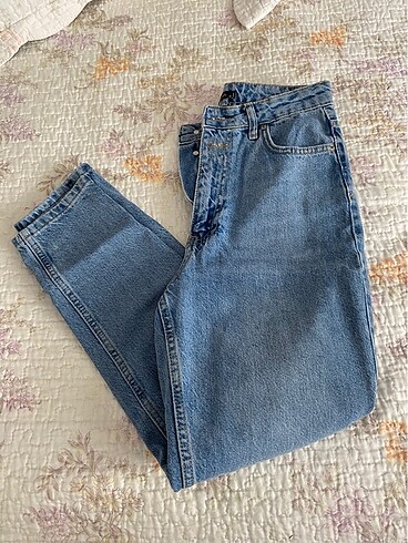 mom jean