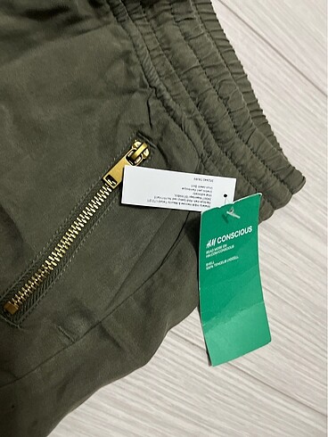 32 Beden haki Renk H&m şort