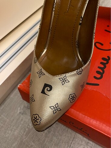 40 Beden Pierre cardin stiletto