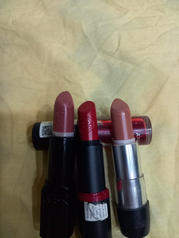 Avon Oriflame ve Essence Ruj Seti - Görsel 2