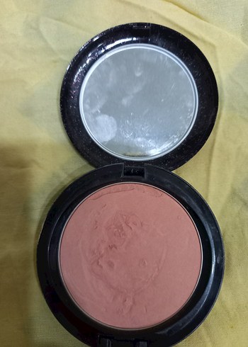 MAC Koyu Bej Allık