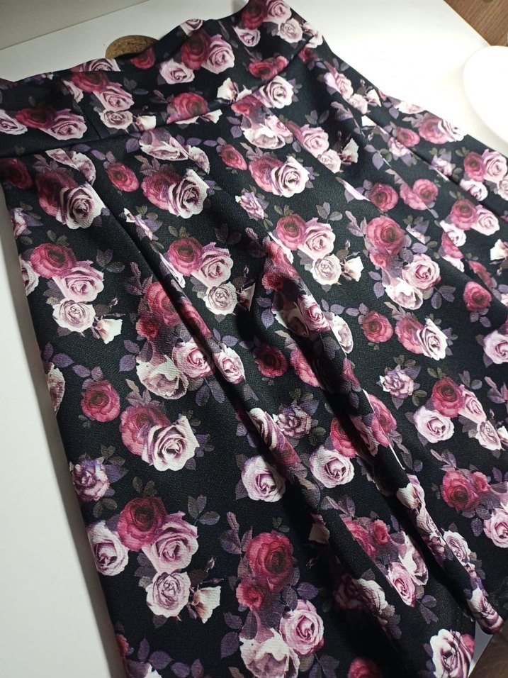 Pileli çiçekli Etek - Görsel 2