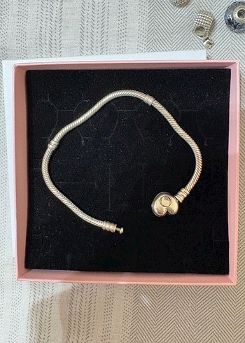 Beden beyaz Renk Beyaz Zincir Detaylı Minimalist Bileklik pandora