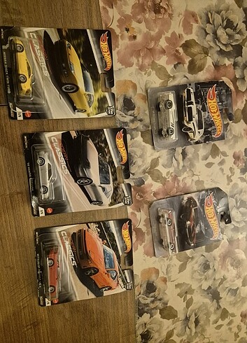 Hot wheels premium / regular