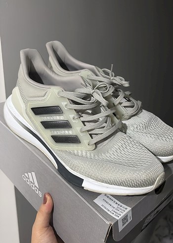 Adidas Snekars