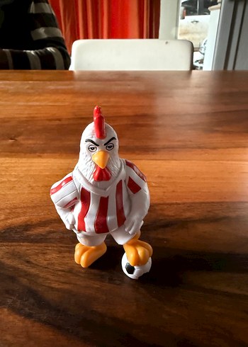 Popeyes Futbolcu Tavuk Figürü Terbiyesiz Tavuk - Görsel 2