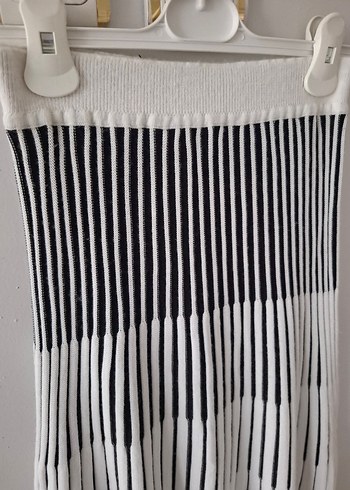 Çizgili Piliseli Uzun Kadın Etek - Görsel 2