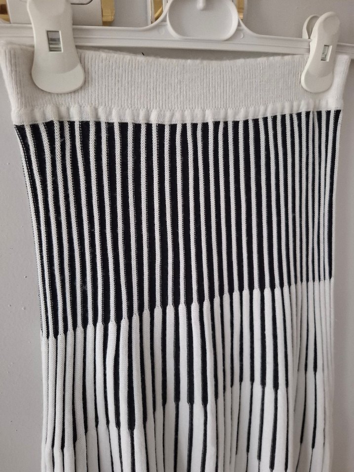 Çizgili Piliseli Uzun Kadın Etek - Görsel 2