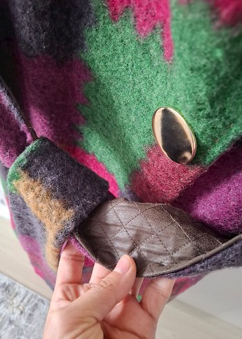 38 beden Uzun, Düğmeli Çok Renkli Yün Kadın Kaban - Görsel 5