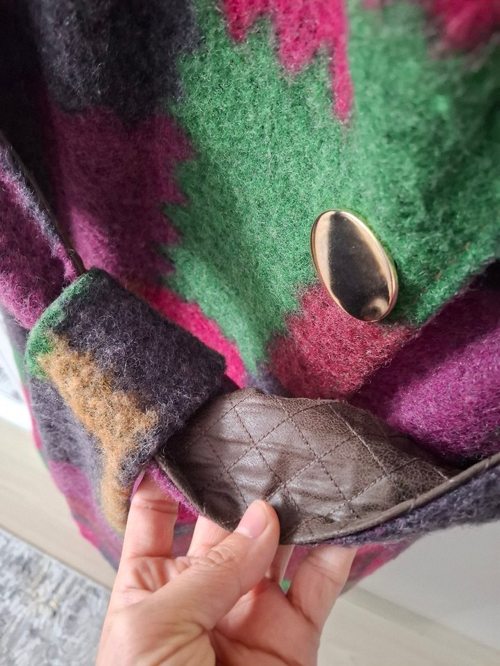 38 beden Uzun, Düğmeli Çok Renkli Yün Kadın Kaban - Görsel 5