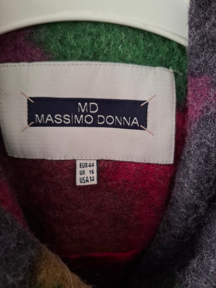 38 beden Uzun, Düğmeli Çok Renkli Yün Kadın Kaban - Görsel 3