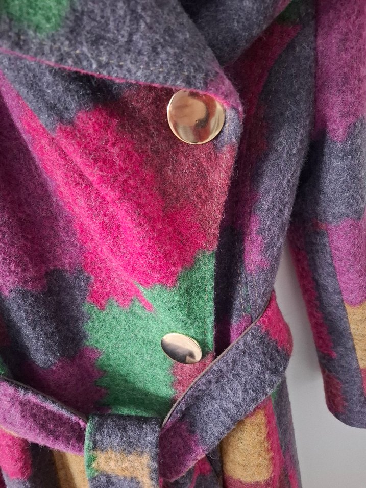38 beden Uzun, Düğmeli Çok Renkli Yün Kadın Kaban - Görsel 2