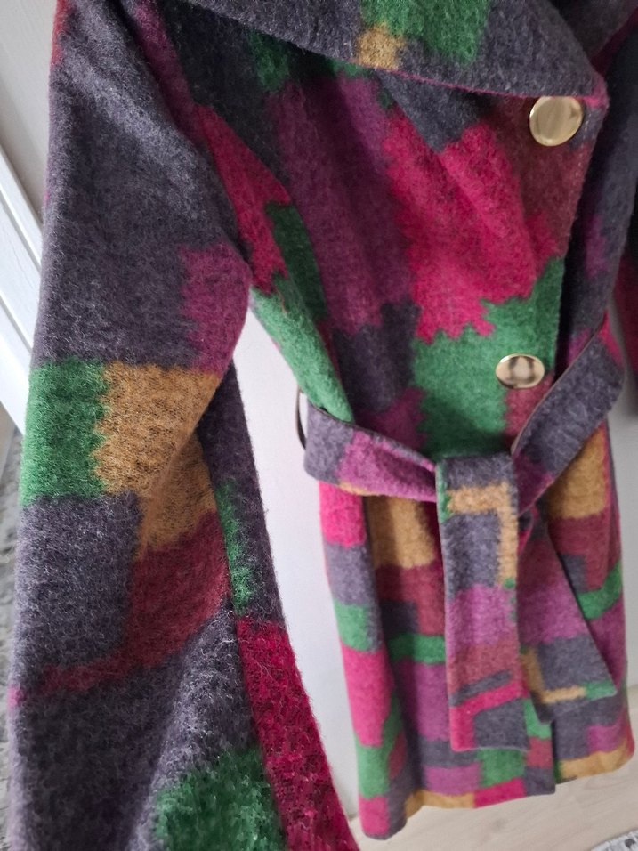 38 beden Uzun, Düğmeli Çok Renkli Yün Kadın Kaban - Görsel 4