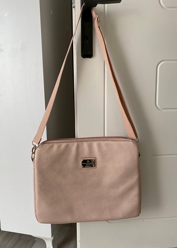 Bershka Bilgisayar Çantası