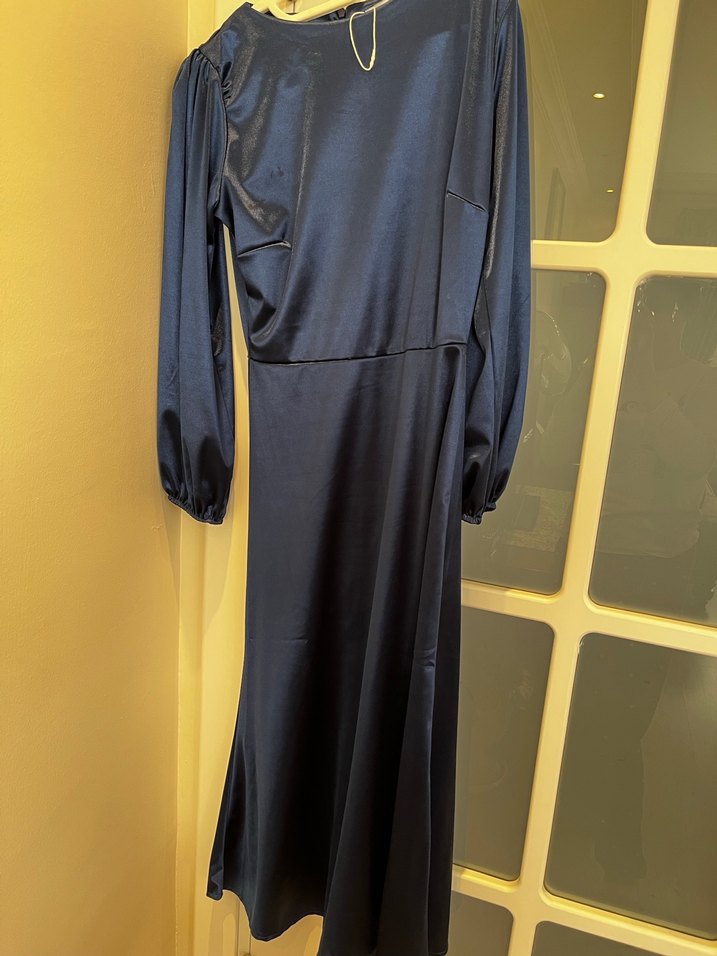 Uzun Kollu Mavi Saten Drapeli Elbise - Görsel 4