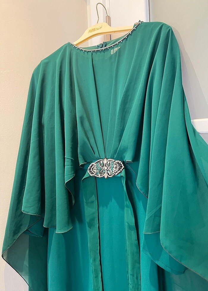 abiye zümrüt yeşilidir - Görsel 2