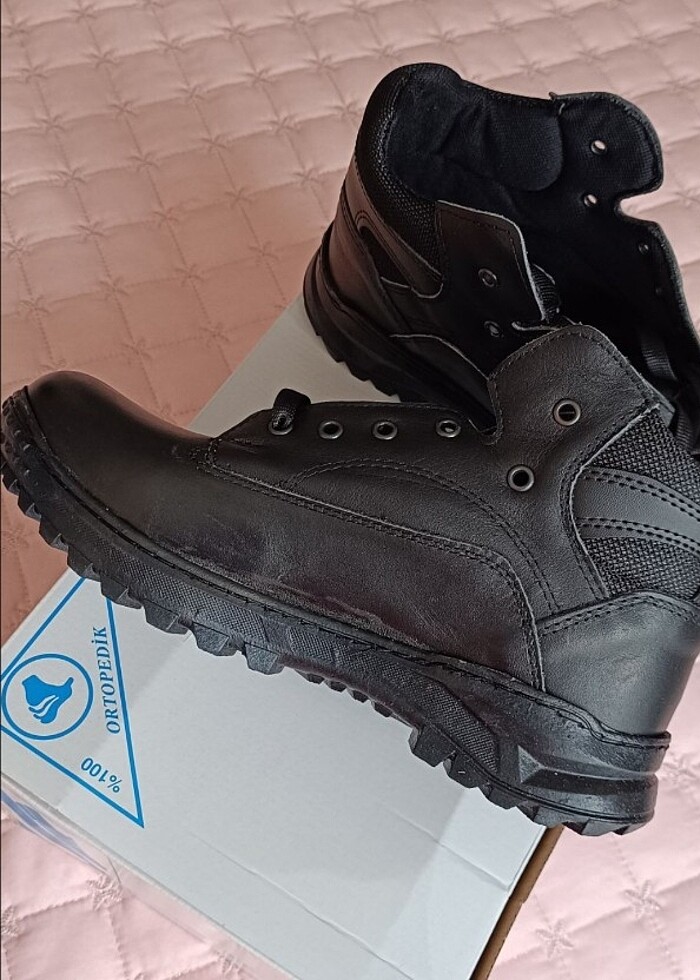 SIFIR KUTUSUNDA ERKEK BOT - Görsel 2