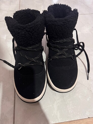 36 Beden UGG BOT