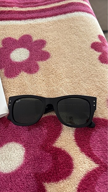 Beden Rayban mega wayfarer