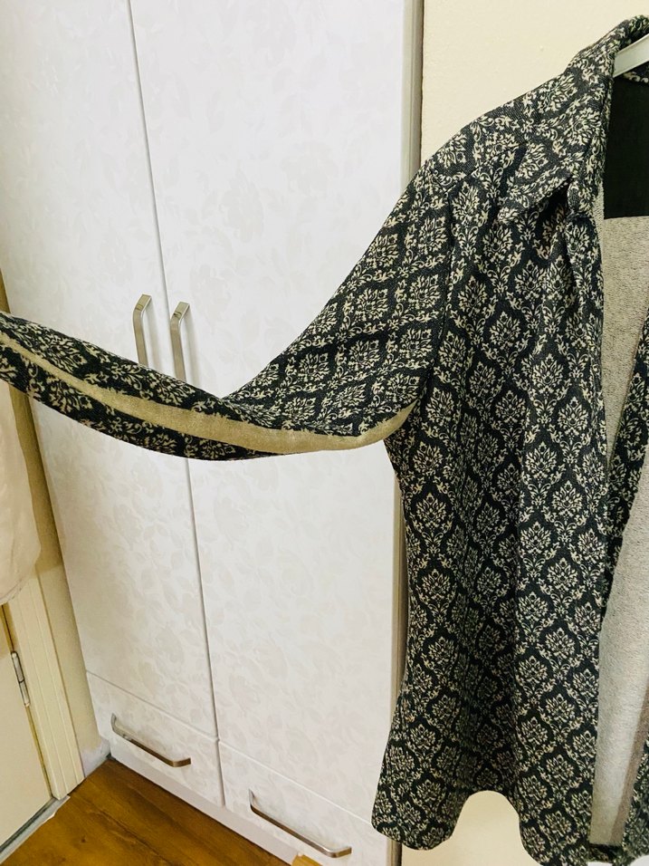 Gri Yılan Desenli Kadın Midi Ceket - Görsel 2