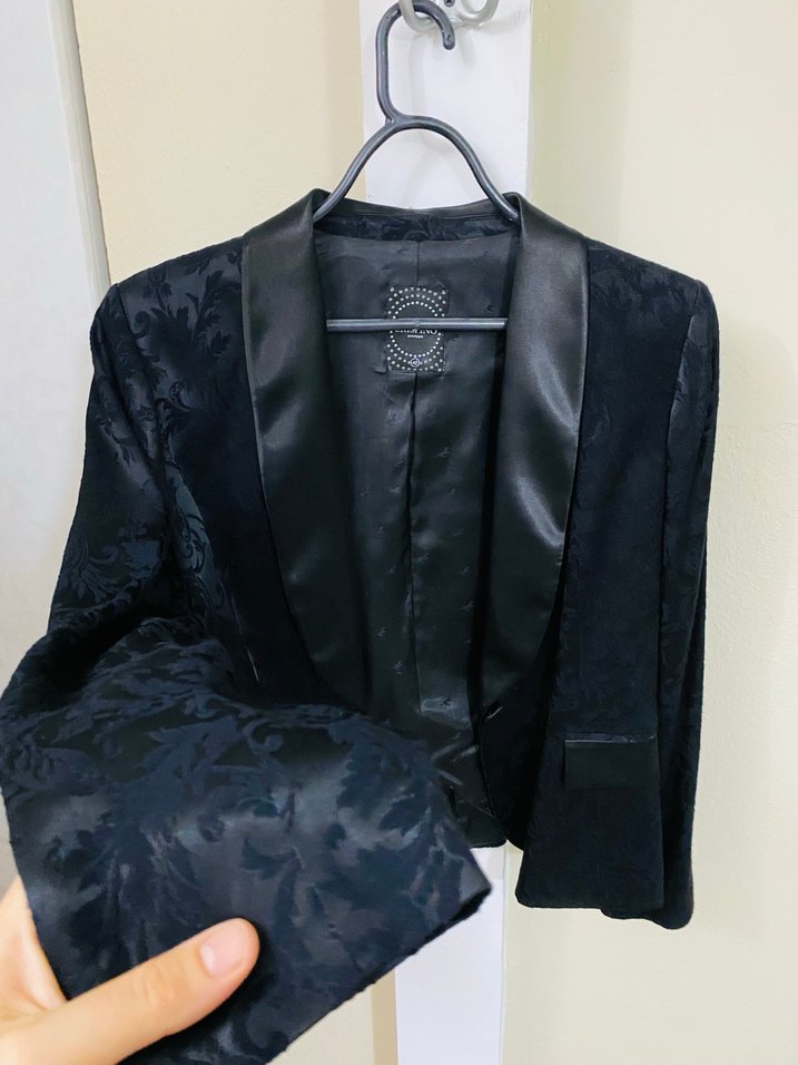 Siyah Kadife Dokulu Düğmeli Kadın Blazer - Görsel 2