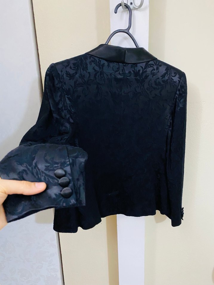 Siyah Kadife Dokulu Düğmeli Kadın Blazer - Görsel 4