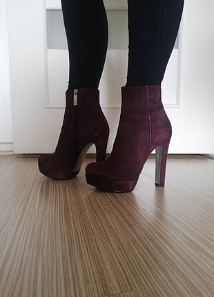 Bordo süet bot