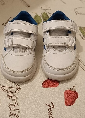 Orijinal Adidas
