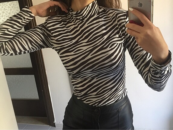 Vatkalı Çıtçıtlı body