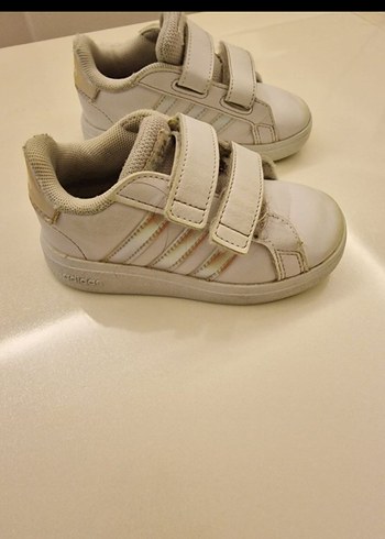 24 Beden Adidas Beyaz Kız Çocuk Spor Ayakkabı