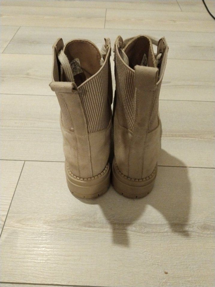 Bej Süet Bağcıklı Blok Topuk Kadın Bot - Görsel 2