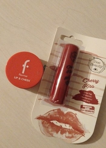 Flormar Kırmızı lip & cheek blush