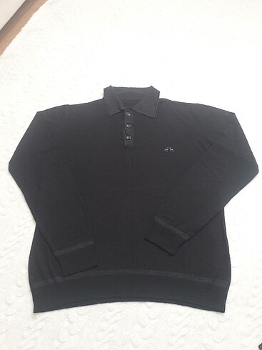 Polo yaka tiriko kazak