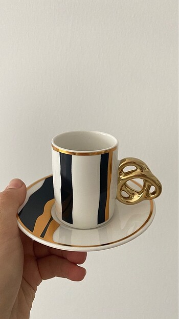 1 adet gold detaylı fincan
